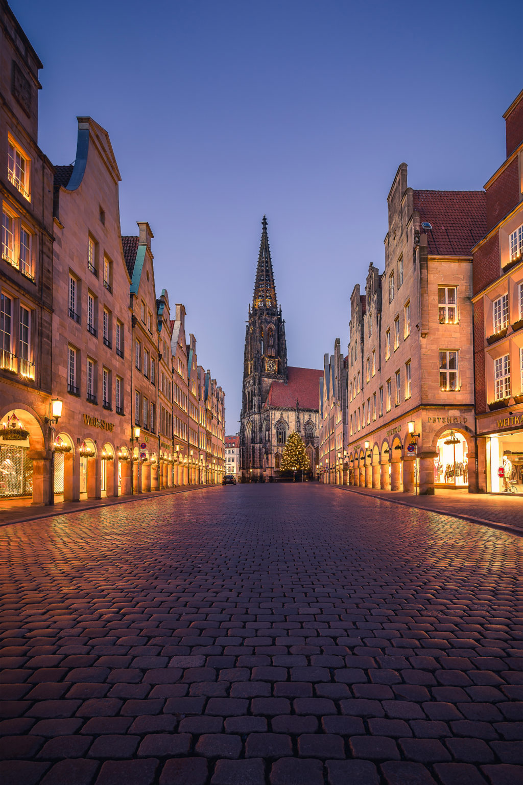 Prinzipalmarkt und LambertiKirche mit Weihnachtsbaum feine art